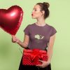 you-complete-me-t-shirt-worn-by-a-pretty-lady-wearing-a-t-shirt-holding-a-heart-balloon-