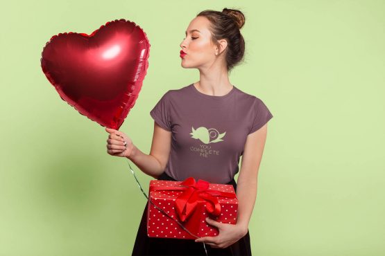 you-complete-me-t-shirt-worn-by-a-pretty-lady-wearing-a-t-shirt-holding-a-heart-balloon-